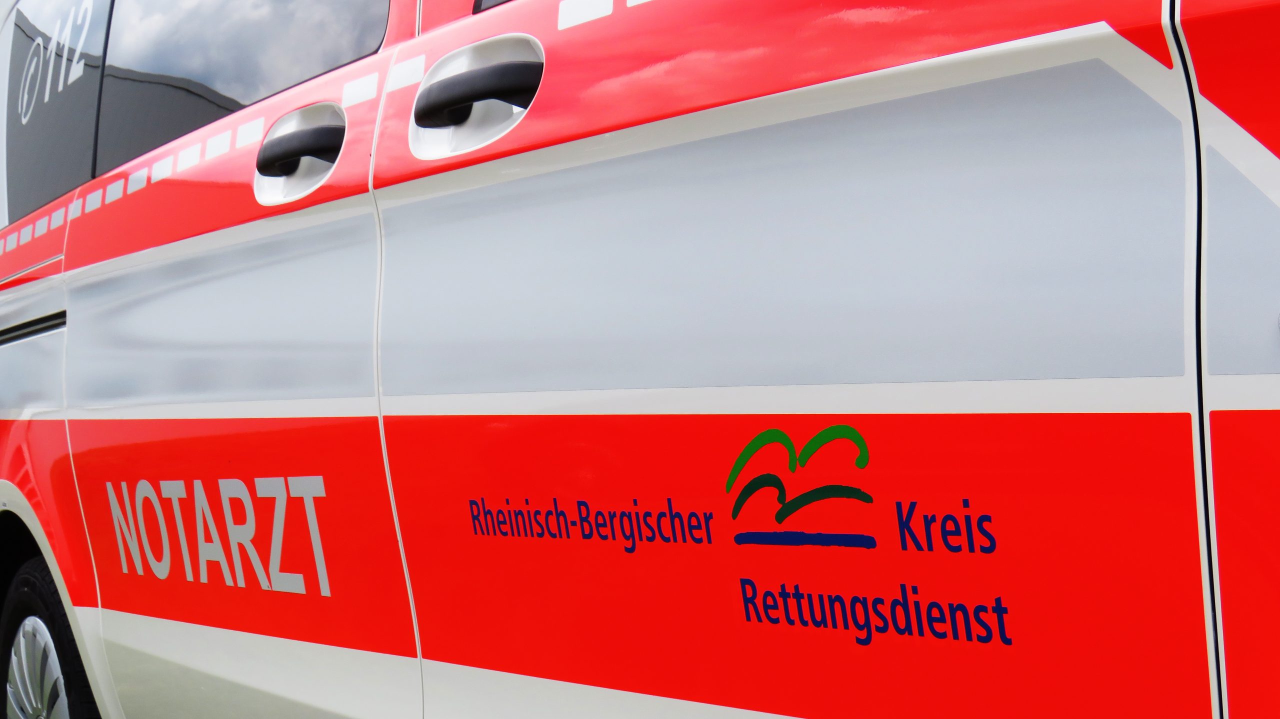 Neue NEF und KTW für den Rheinisch-Bergischen Kreis